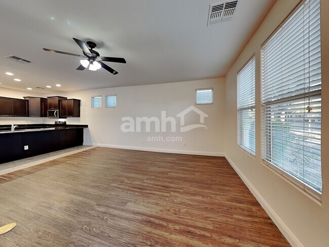 Foto del edificio - 3458 E Orchid Ln