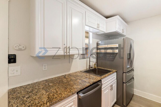 Building Photo - Unit 11907