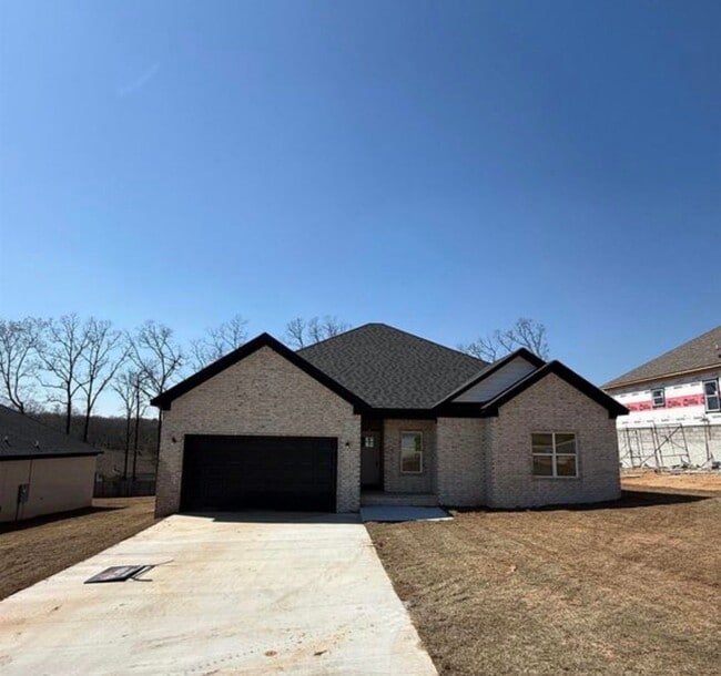 Building Photo - 505 Madeleine Cir