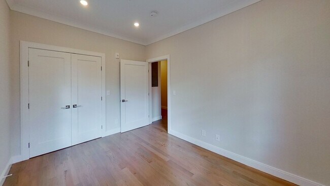 Building Photo - 33 Mansfield St