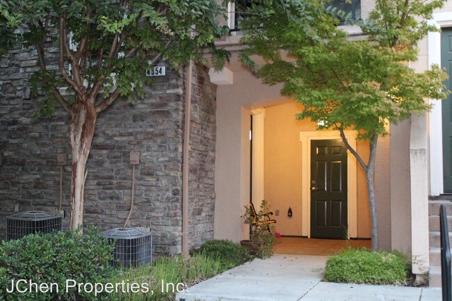 Foto del edificio - 4354 Fitzwilliam St