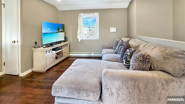 Foto del edificio - 154 Charlton Ave