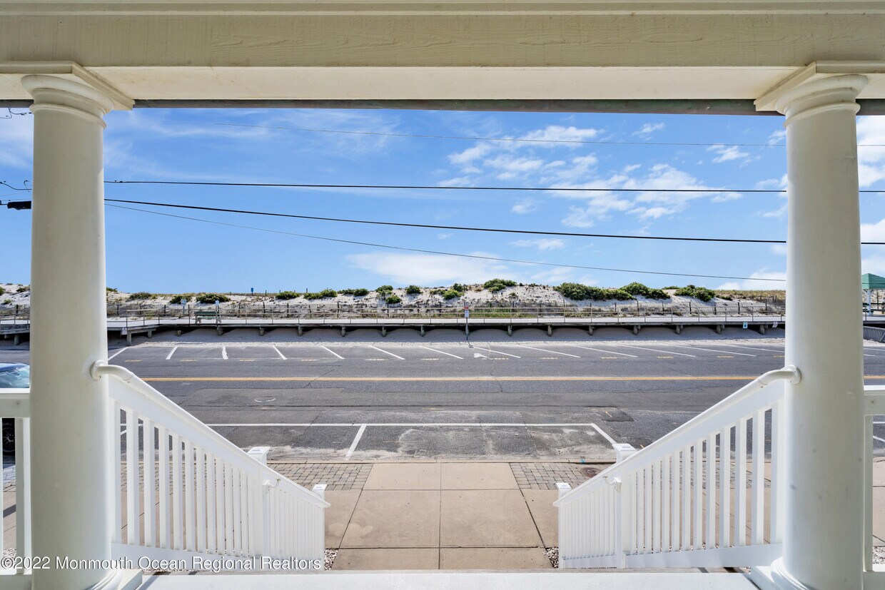 Primary Photo - 809 S Ocean Ave