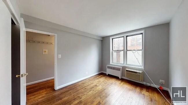 Foto del edificio - EAST 58th STREET