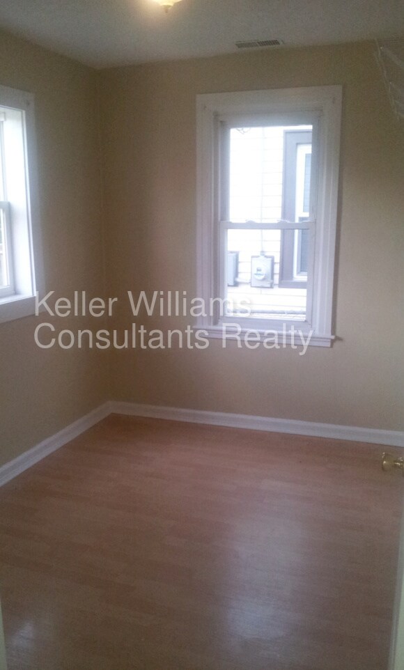 Building Photo - 3133 Grasmere Ave
