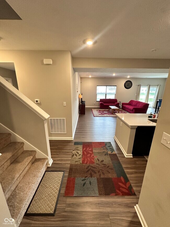 Foto del edificio - 1620 Creek Bed Ln