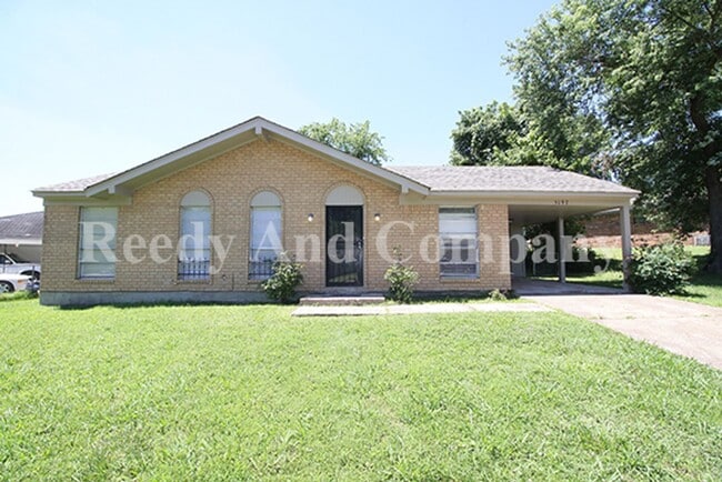 Building Photo - 5197 Chantilly Dr