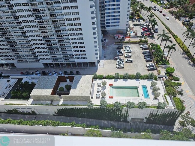 Building Photo - 1980 S Ocean Dr