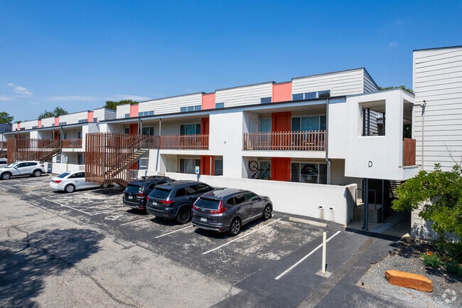 Building Photo - Akoya Green Condos