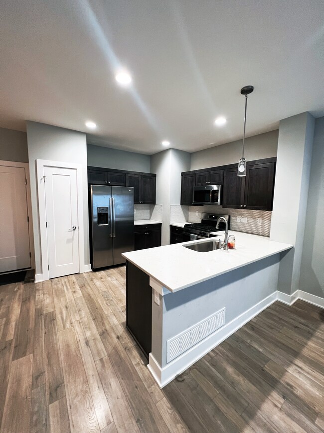 Foto del edificio - 465 SW 12th St