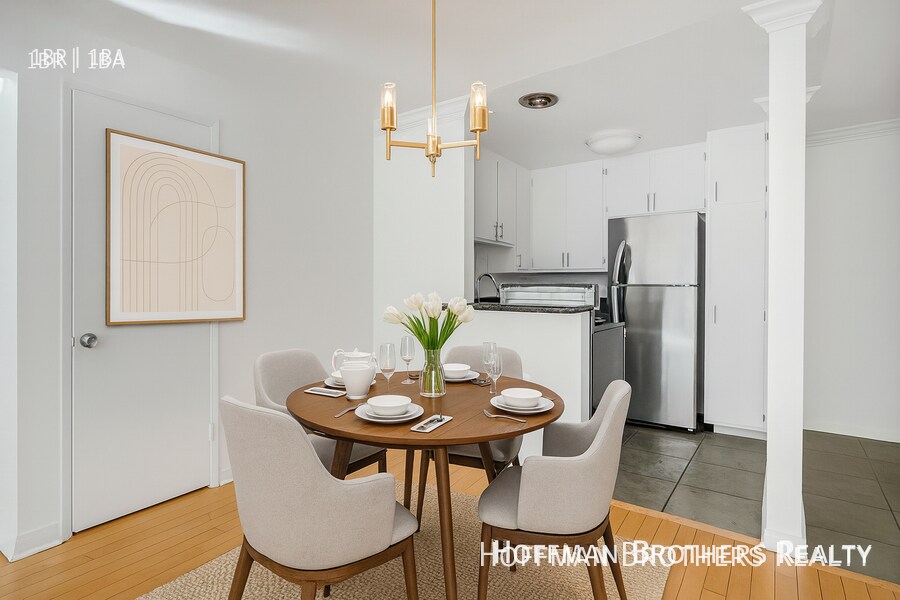 Foto del edificio - 3625 Regal Pl