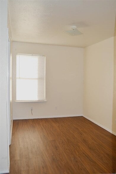 Building Photo - 2526 W Prairie St