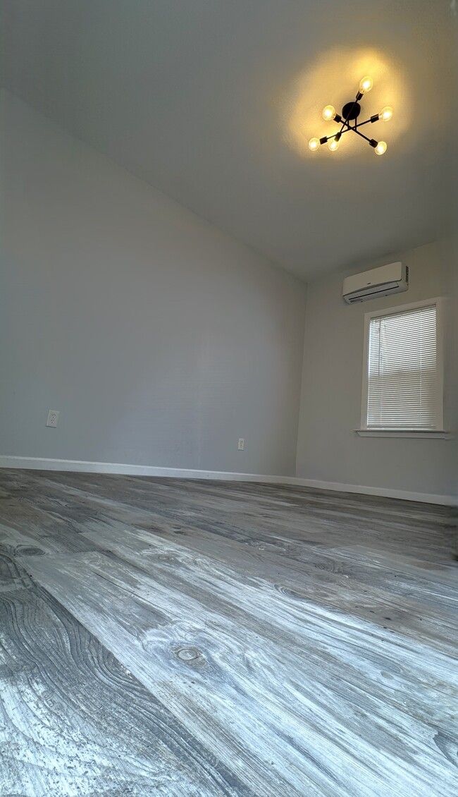 BEDROOM -1 - 6401 Fairmount Ave