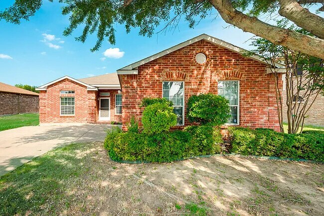 Building Photo - Great Location in Desoto!!