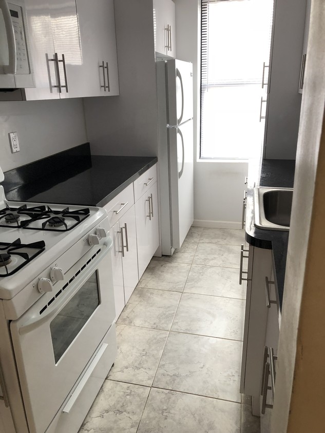 Building Photo - Gorgeous Studio Apartment in Woodside, Queens