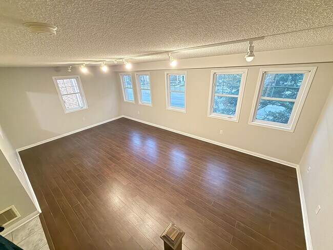 Photo du bâtiment - 8828 Sheppard Av E