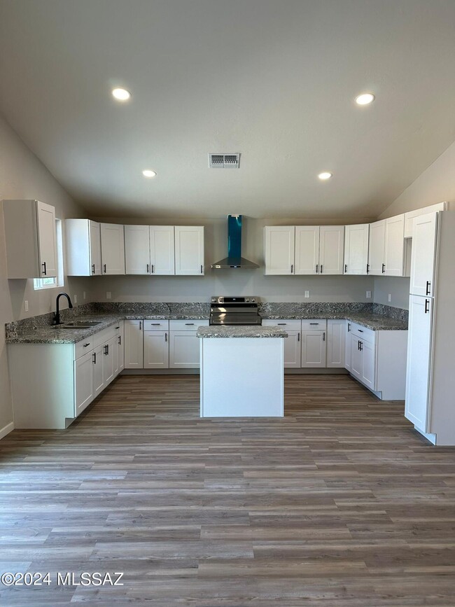 Building Photo - 3614 S Bopp Pl