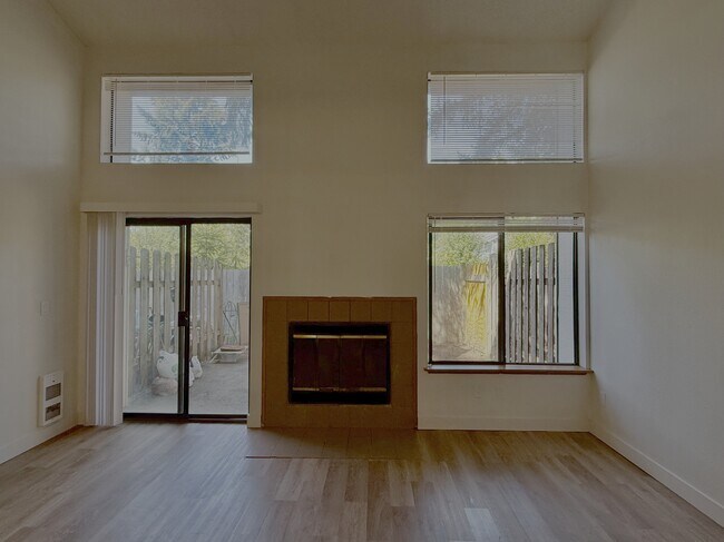 Foto del edificio - 9815 52nd St W