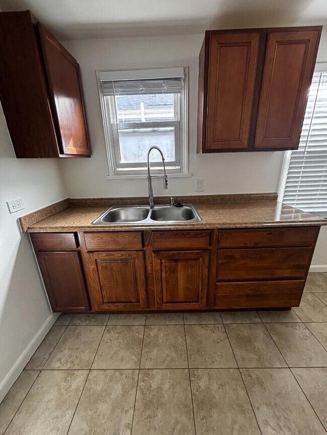 Foto del edificio - Charming 2 bed 1 bath Zuni Park