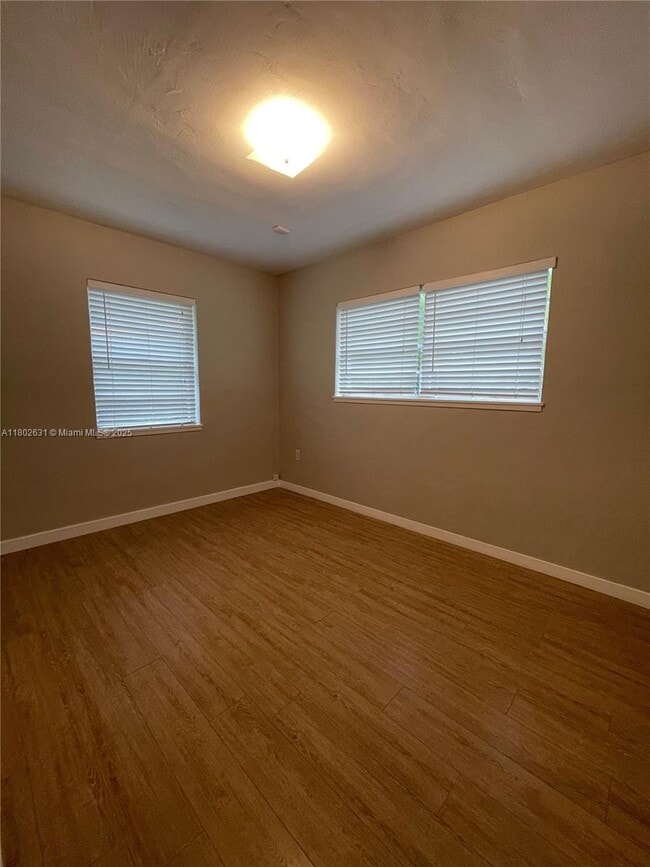 Foto del edificio - 8005 SW 63rd Pl