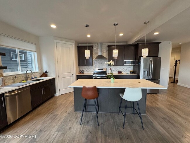 Building Photo - Fully furnished ranch style in downtown Anchorage