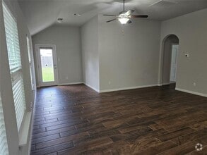 Building Photo - 5621 Sacco St