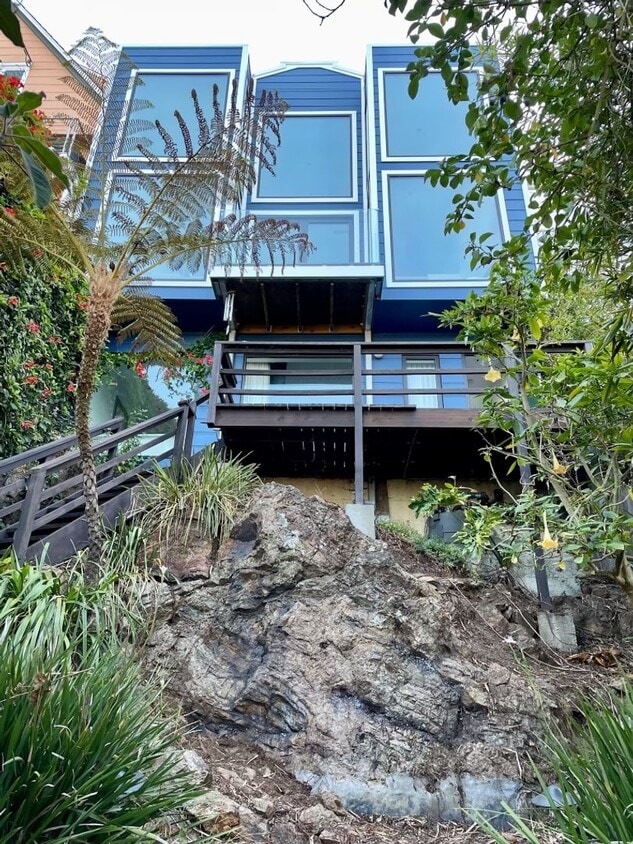 Primary Photo - Exquisite, One-of-a-Kind View Property in ...
