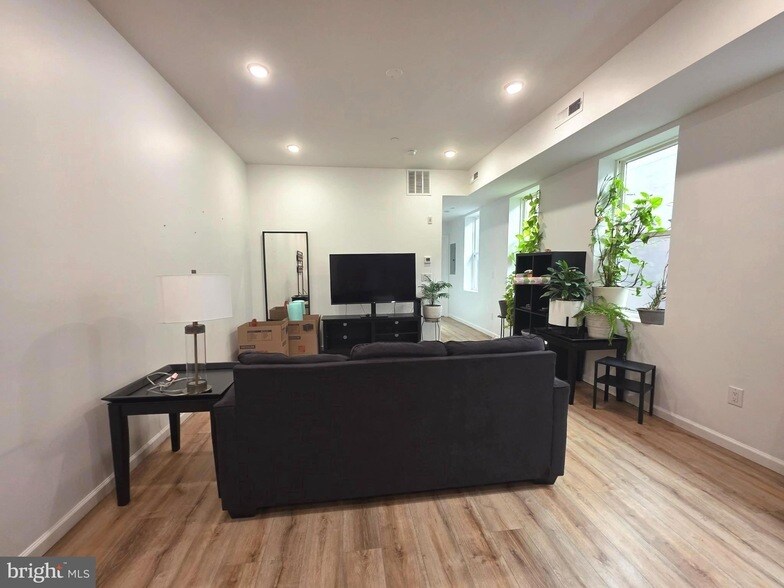 Foto principal - 742 S 4th St