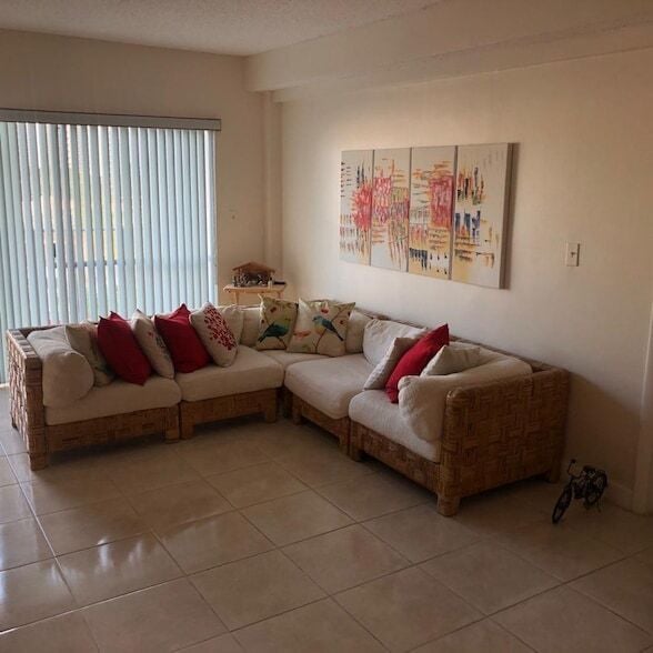 Building Photo - 250 181 Dr