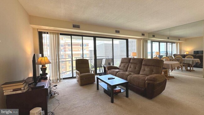 Foto del edificio - 1530 Key Blvd