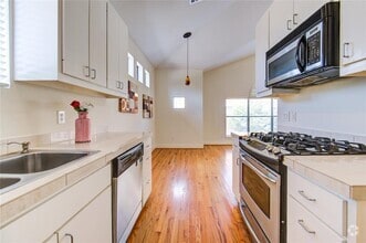 Building Photo - 8656 Meadowcroft Dr