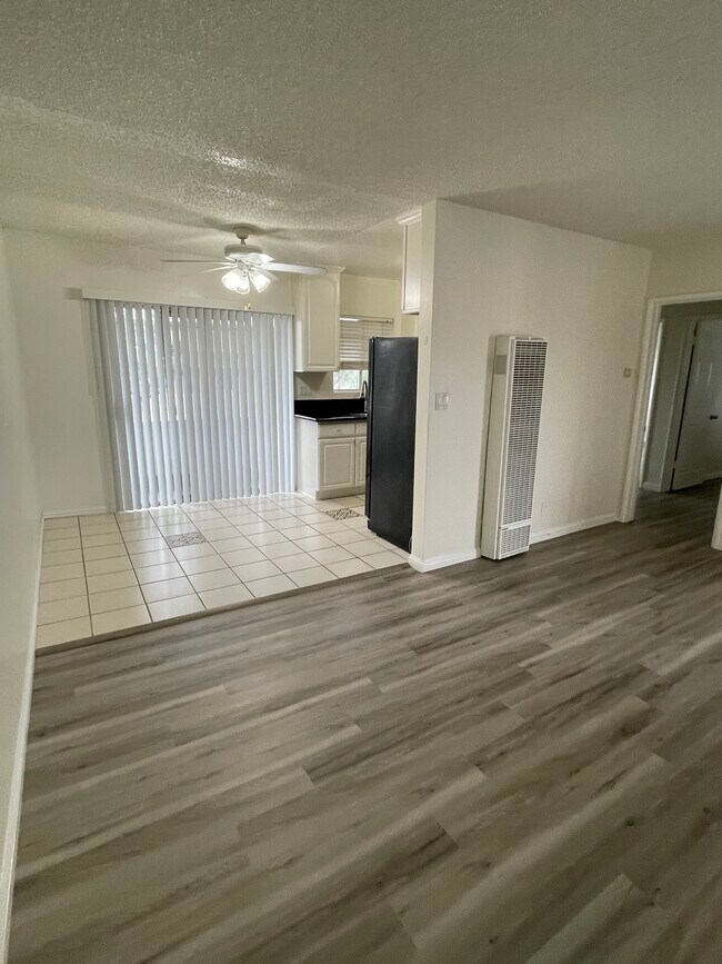 Foto del edificio - 17691 Yukon Ave
