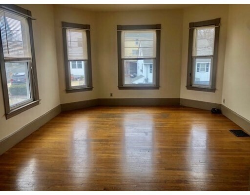 Primary Photo - 233 Washington St