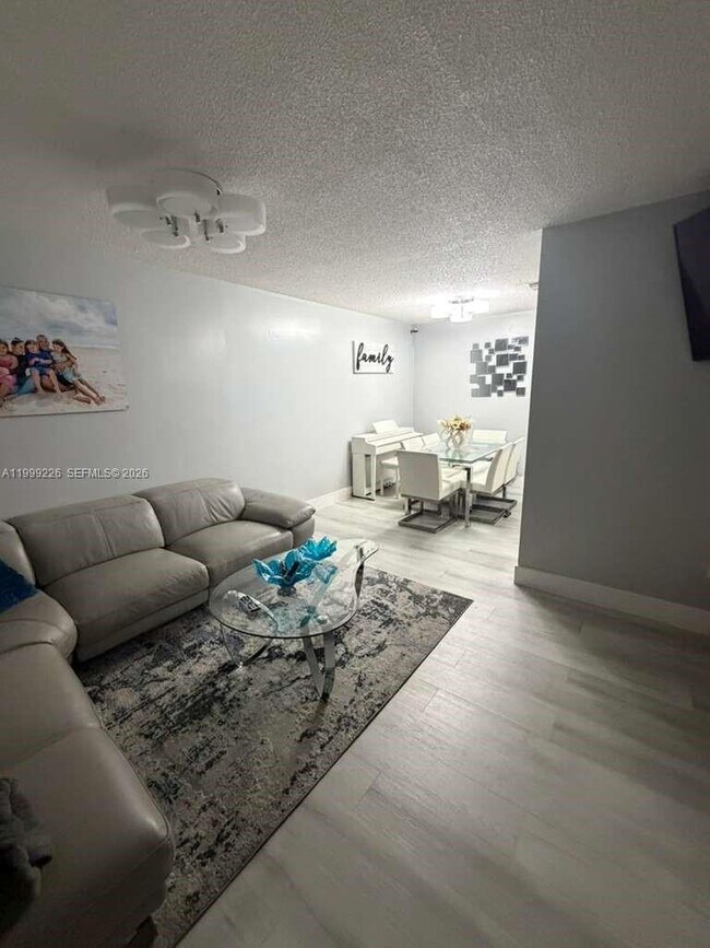 Foto del edificio - 6878 NW 173rd Dr