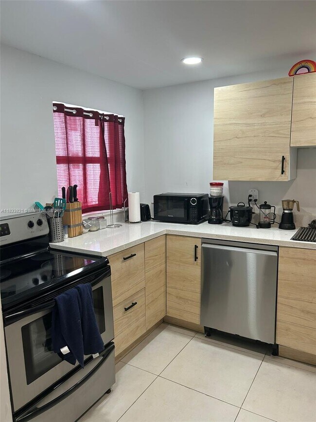 Foto del edificio - 1331 Lincoln Rd