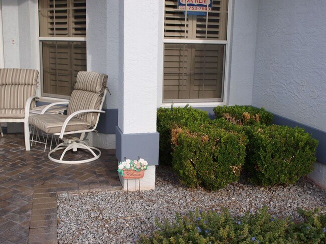 Building Photo - 3/2 Designer home with a Golf Cart