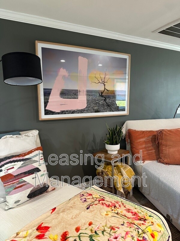 Foto del edificio - 823 Jordan St