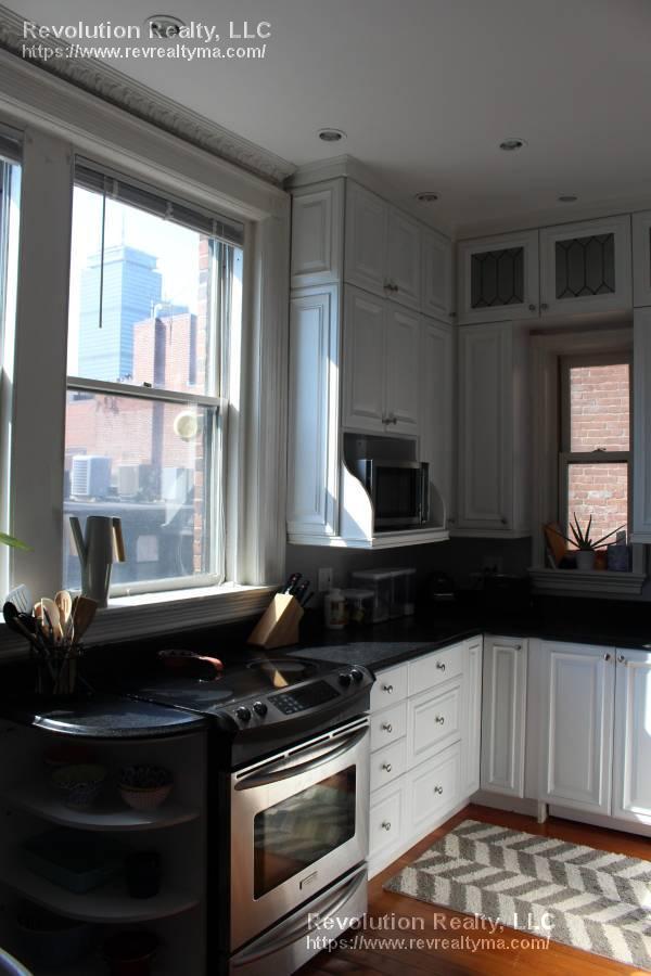 Building Photo - 260 Beacon St