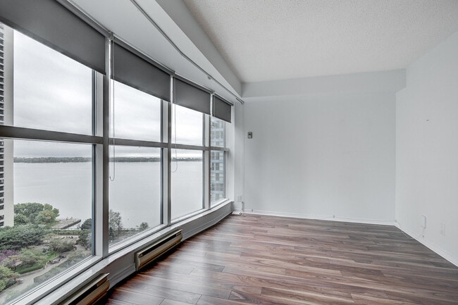 Building Photo - 77 Harbour Square