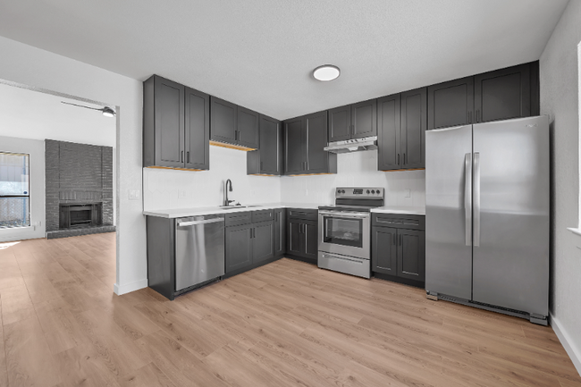 Foto del edificio - 2239 Hilltop Loop