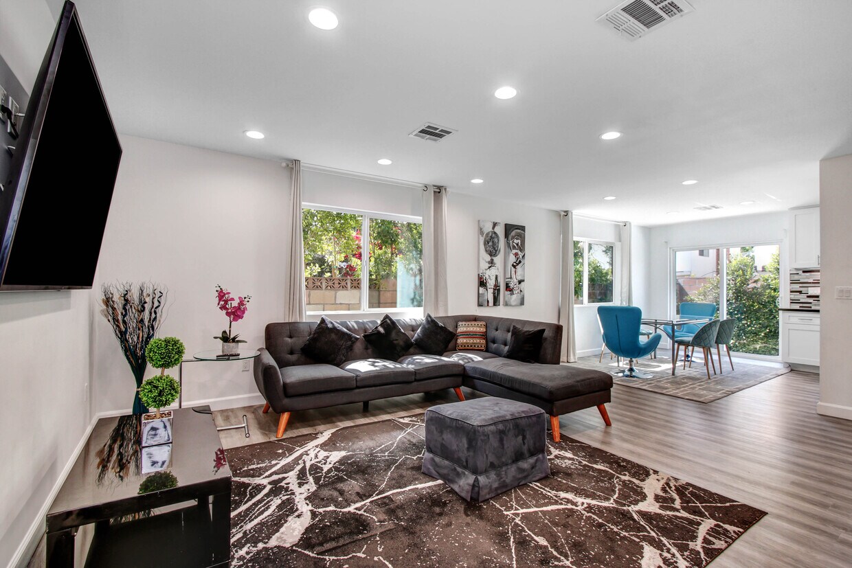 Primary Photo - 6951 Forbes Ave
