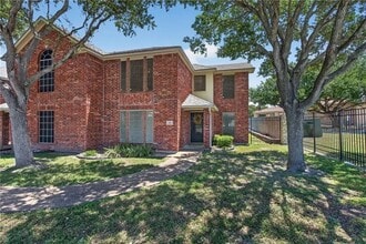 Building Photo - 4022 Wood River Dr