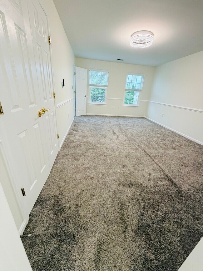 Dormitorio principal - 5943 Roth Ct