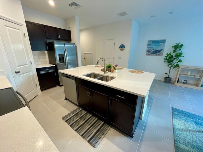 Foto del edificio - 6417 Fairmont Ln