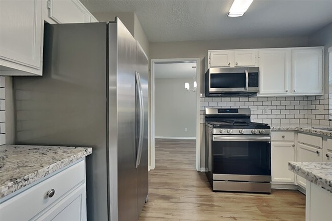 Building Photo - 5 Regency Ct