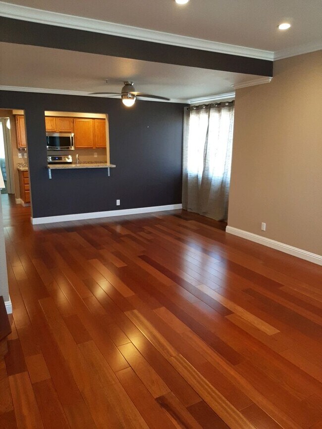 Foto del edificio - Fabulous Waterfront Condo with Private Boa...