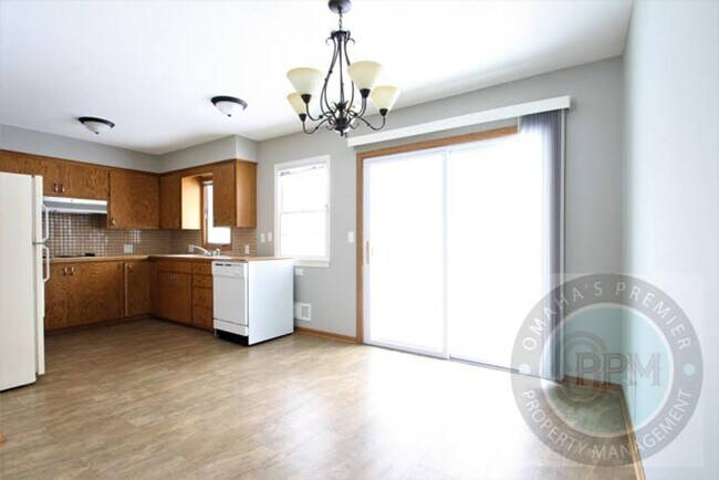 Foto del edificio - Beautiful 3 Bedroom Home with Finished Basement