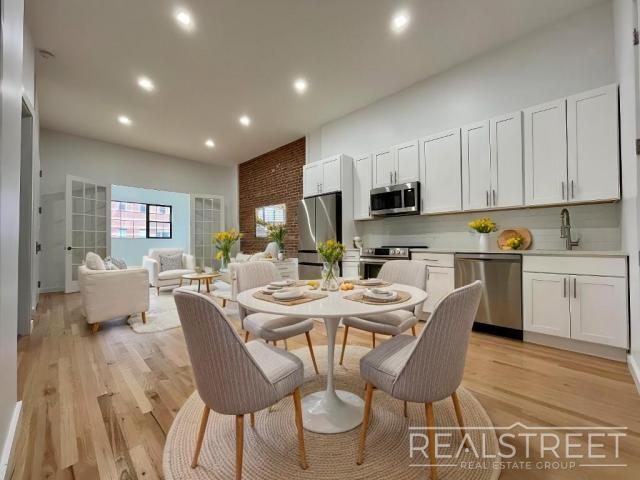 Primary Photo - 4 bedroom in BROOKLYN NY 11207