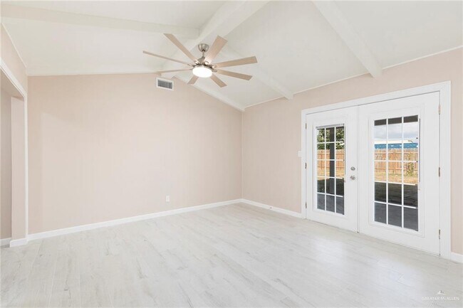 Foto del edificio - 1718 Tulip Ave
