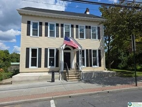 Building Photo - 121 S Main St